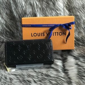LV Vernis Patent Leather Zippy Long Wallet